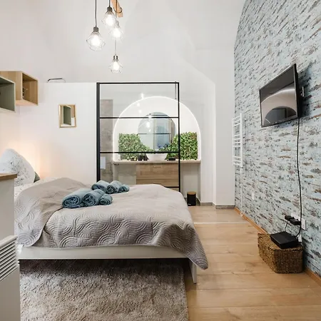 Apartment Charm